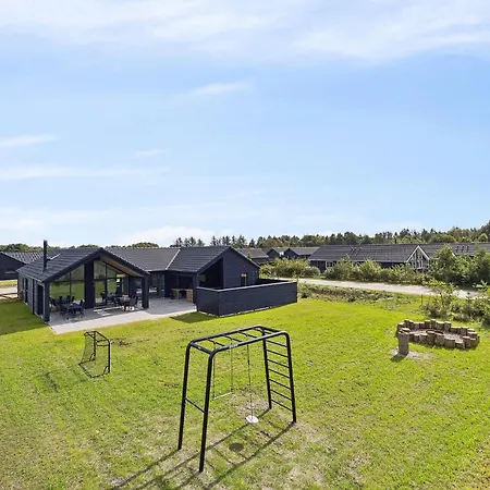 Semesterbostad Awesome In With Sauna